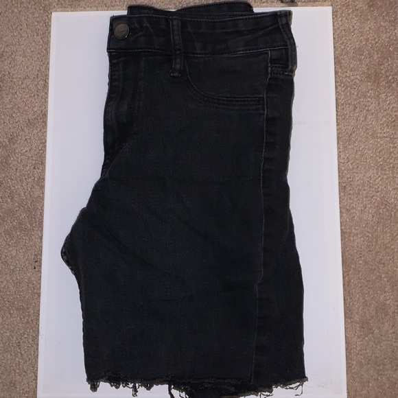 Black denim cutoff shorts 26 waist - Picture 4 of 5